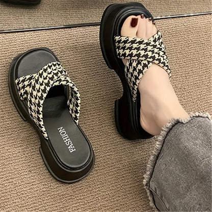 Women's Houndstooth Pattern Sandals